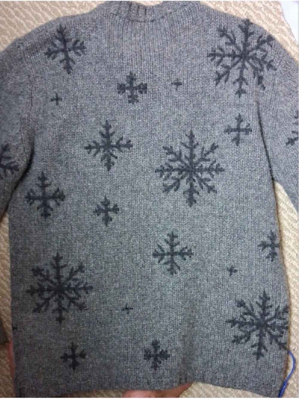 Eddie Bauer Vintage Hong Kong Wool Snowflake Crewneck Sweater